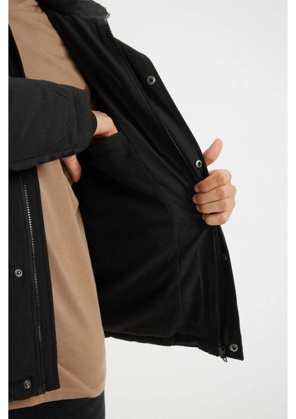 Su Geçirmez Mont Slim Fit Dar Kesim Kapüşonlu Polar Astarlı Fermuarlı U9773AZ24WN