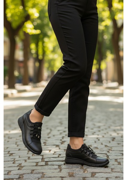 Siyah Lastik Bağcıklı Kadın Casual Ayakkabı modelleri
