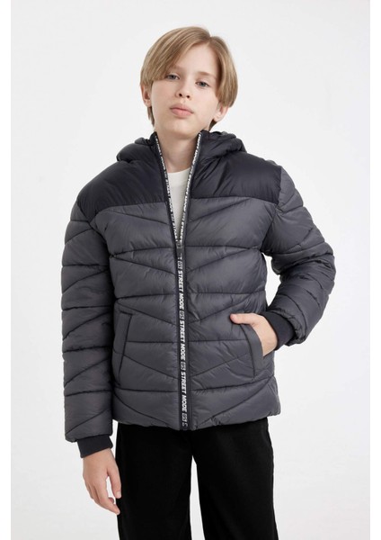 Erkek Çocuk Su Geçirmez Kapüşonlu Fermuarlı Cepli Polar Astarlı Mont C5519A824WN