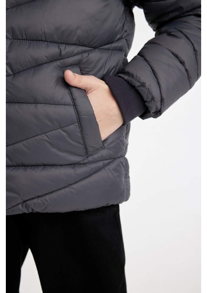 Erkek Çocuk Su Geçirmez Kapüşonlu Fermuarlı Cepli Polar Astarlı Mont C5519A824WN