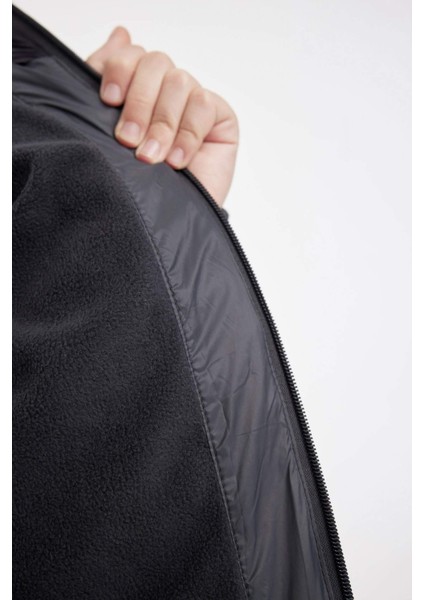 Erkek Çocuk Su Geçirmez Kapüşonlu Fermuarlı Cepli Polar Astarlı Mont C5519A824WN