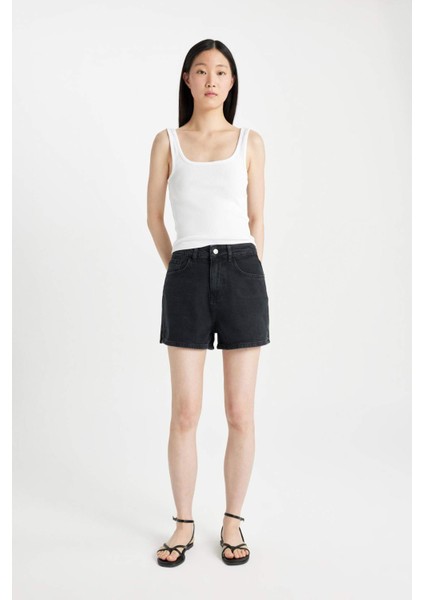 Mom Fit Yüksek Bel Dar Paça Jean Şort