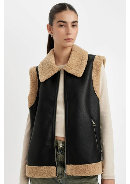 Su Geçirmez Regular Kalıp İçi Suni Kürklü Fermuarlı Suni Deri Yelek B2434AX24WN