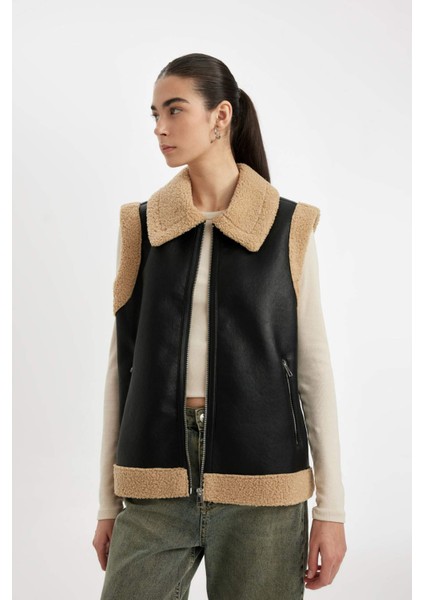 Su Geçirmez Regular Kalıp İçi Suni Kürklü Fermuarlı Suni Deri Yelek B2434AX24WN