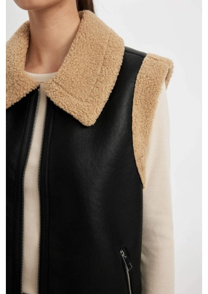 Su Geçirmez Regular Kalıp İçi Suni Kürklü Fermuarlı Suni Deri Yelek B2434AX24WN