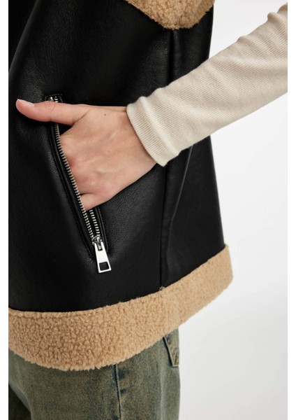 Su Geçirmez Regular Kalıp İçi Suni Kürklü Fermuarlı Suni Deri Yelek B2434AX24WN