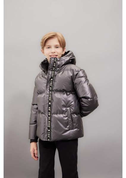 Erkek Çocuk Su İtici Ribana Kollu Kapüşonlu Polar Astarlı Şişme Mont C5524A824WN