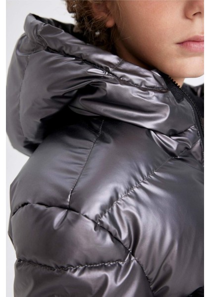 Erkek Çocuk Su İtici Ribana Kollu Kapüşonlu Polar Astarlı Şişme Mont C5524A824WN