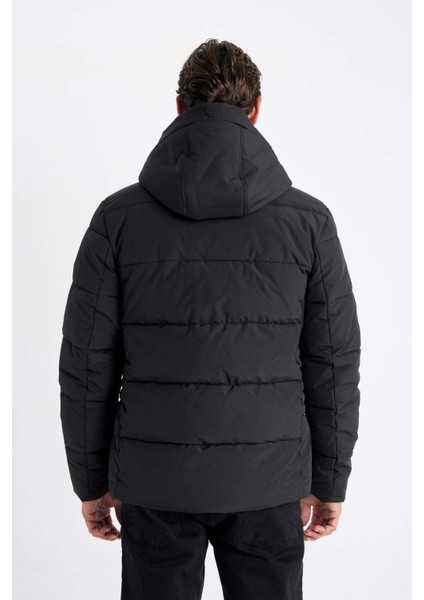 Su İtici Slim Fit Dar Kesim Kapüşonlu Fermuarlı Çıtçıt Kapamalı Cepli Mont C8486AX24WN