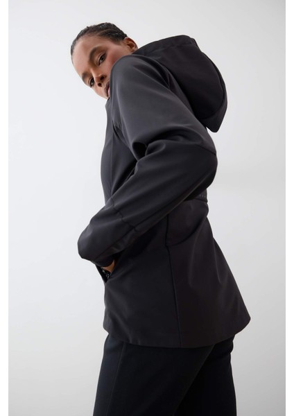 Fit Su İtici Rüzgar Geçirmez Slim Fit Dar Kesim Kapüşonlu Fermuarlı Cepli Polar Astarlı Softshell Mont C4951AX24AU