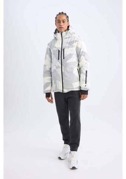 DeFactoFit Kayak Montu Su İtici Rüzgar Geçirmez Kapüşonlu Fermuarlı Ultra Korumalı A7116AX24WN