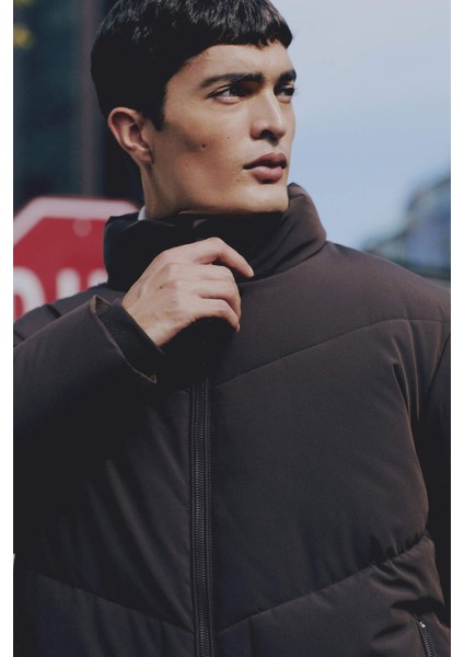 Slim Fit Dar Kesim Dik Yaka Fermuarlı Cepli Şişme Mont C9020AX24WN