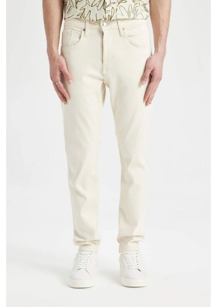 Slim Tapered Fit Dar Kalıp Normal Bel Daralan Paça Jean Pantolon C9743AX24SP