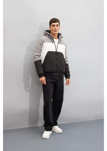 Slim Fit Dar Kesim Renk Bloklu Astarlı Kapüşonlu Fermuarlı Cepli Şişme Mont N4530AZ24AU
