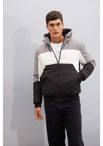 Slim Fit Dar Kesim Renk Bloklu Astarlı Kapüşonlu Fermuarlı Cepli Şişme Mont N4530AZ24AU