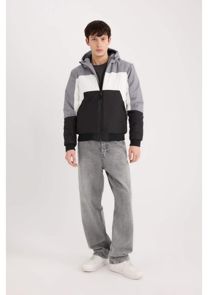 Slim Fit Dar Kesim Renk Bloklu Astarlı Kapüşonlu Fermuarlı Cepli Şişme Mont N4530AZ24AU