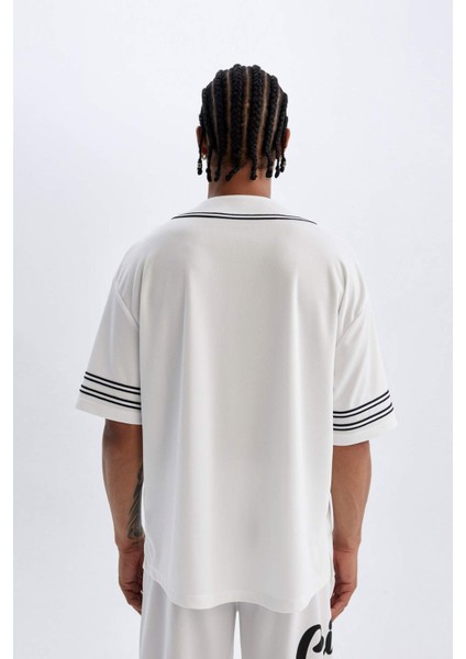 Fit Oversize Geniş Kalıp Gömlek Yaka Nakışlı Sporcu Ağır Kumaş Kısa Kollu Tişört