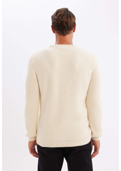 Standart Fit Normal Kesim Bisiklet Yaka Dokulu Triko Kazak C8814AX24WN