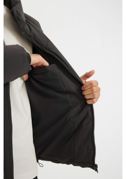 Slim Fit Dar Kesim Dik Yaka Fermuarlı Cepli Şişme Mont C9020AX24WN