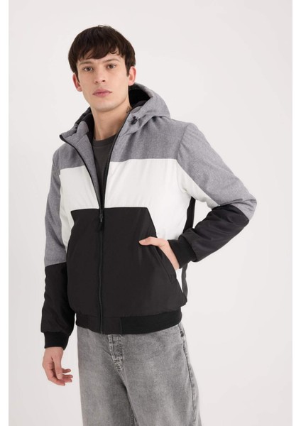 Slim Fit Dar Kesim Renk Bloklu Astarlı Kapüşonlu Fermuarlı Cepli Şişme Mont N4530AZ24AU