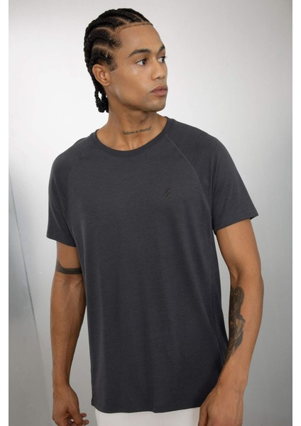 Fit Standart Fit Bisiklet Yaka Sporcu Kısa Kollu Tişört C9182AX24AU