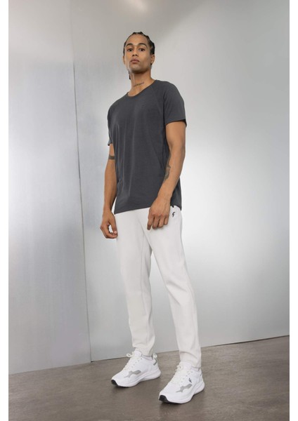 Fit Standart Fit Bisiklet Yaka Sporcu Kısa Kollu Tişört C9182AX24AU