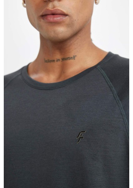 Fit Standart Fit Bisiklet Yaka Sporcu Kısa Kollu Tişört C9182AX24AU