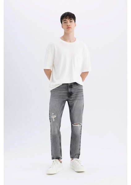 %100 Pamuk 90's Slim Fit Dar Kalıp Yüksek Bel Dar Paça Yırtık Detaylı Jean Pantolon C9829AX24SM