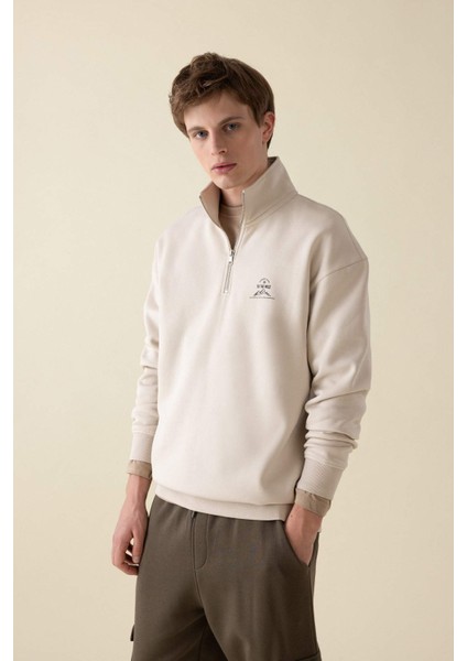 Comfort Regular Fit Rahat Kalıp Fermuarlı Dik Yaka Baskılı Sweatshirt C6132AX24AU