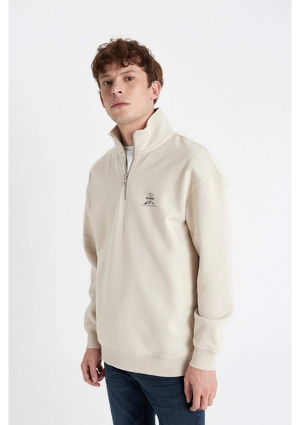 Comfort Regular Fit Rahat Kalıp Fermuarlı Dik Yaka Baskılı Sweatshirt C6132AX24AU