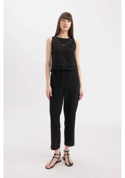 Regular Fit Yuvarlak Yaka Keten Karışımlı Kolsuz Bluz B5442AX24SM