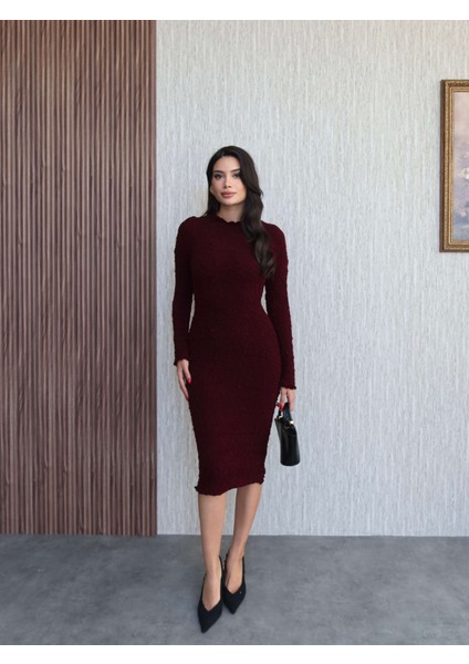 Bordo Dokulu Vücuda Oturan Elbise fırsatları