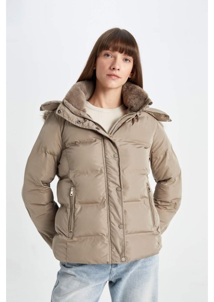 Su Geçirmez Puffer Şişme Mont Kapüşonlu Fermuar Çıtçıt Kapmalı Cepli C9523AX24WN