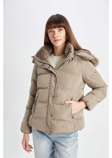 Su Geçirmez Puffer Şişme Mont Kapüşonlu Fermuar Çıtçıt Kapmalı Cepli C9523AX24WN