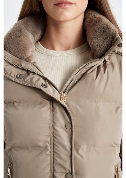 Su Geçirmez Puffer Şişme Mont Kapüşonlu Fermuar Çıtçıt Kapmalı Cepli C9523AX24WN