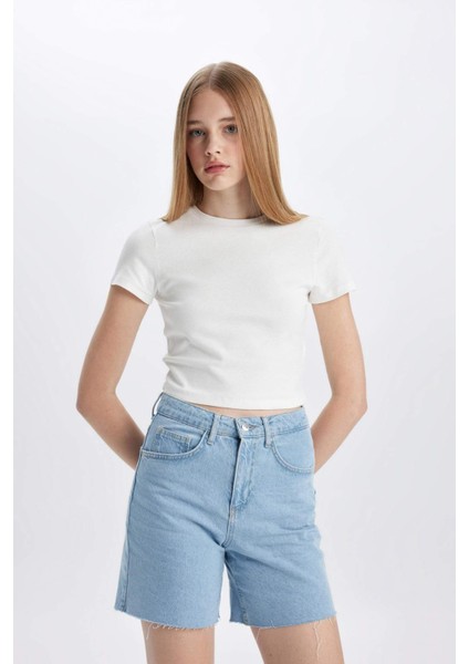 Yüksek Bel Paça Ucu Kesik Jean Şort