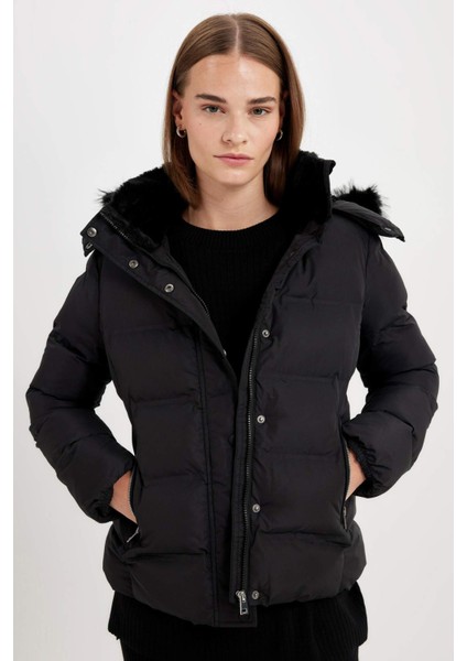 Su Geçirmez Puffer Şişme Mont Kapüşonlu Fermuar Çıtçıt Kapmalı Cepli C9523AX24WN