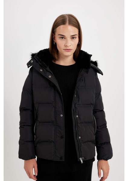 Su Geçirmez Puffer Şişme Mont Kapüşonlu Fermuar Çıtçıt Kapmalı Cepli C9523AX24WN