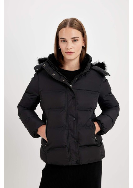 Su Geçirmez Puffer Şişme Mont Kapüşonlu Fermuar Çıtçıt Kapmalı Cepli C9523AX24WN