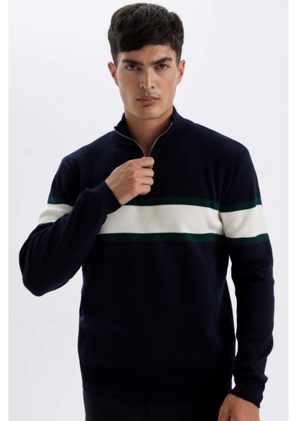 Standart Fit Normal Kesim Dik Yaka Fermuarlı Çizgili Triko Kazak