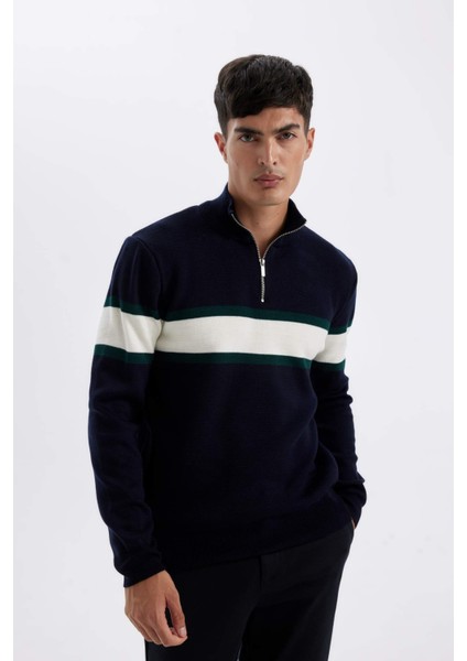 Standart Fit Normal Kesim Dik Yaka Fermuarlı Çizgili Triko Kazak