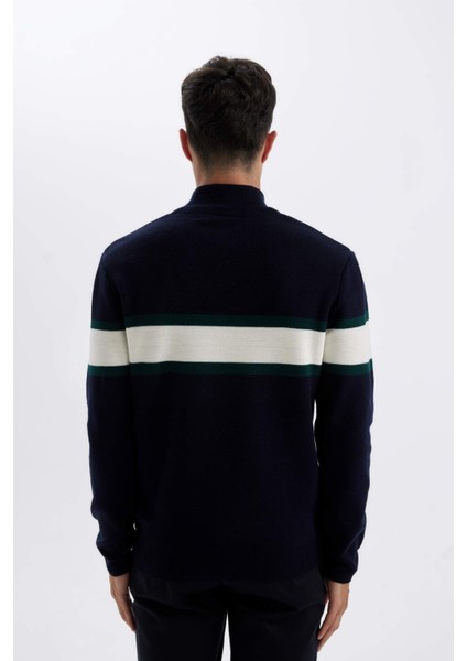 Standart Fit Normal Kesim Dik Yaka Fermuarlı Çizgili Triko Kazak