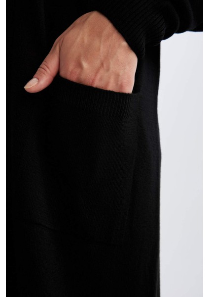 Regular Fit V Yaka Basic Düz Cepli Uzun Siyah Triko Hırka G5685AZ24AU