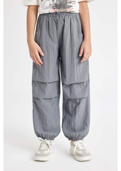 Kız Çocuk Beli ve Paçası Lastikli Cepli Gri Paraşüt Jogger Pantolon D0646A824SM