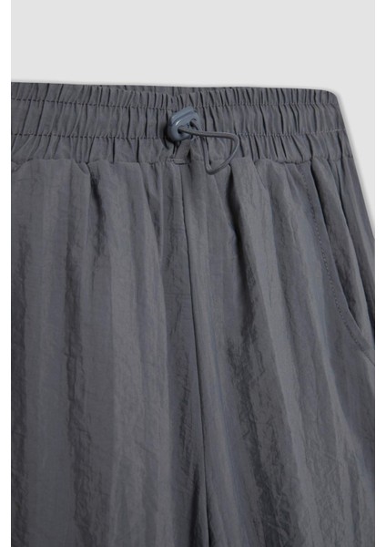 Kız Çocuk Beli ve Paçası Lastikli Cepli Gri Paraşüt Jogger Pantolon D0646A824SM