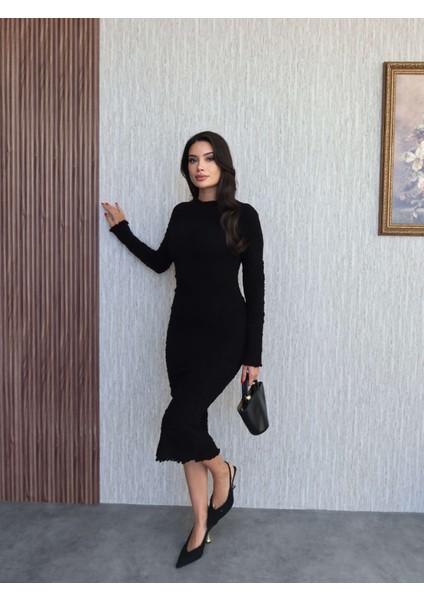 Siyah Dokulu Vücuda Oturan Elbise fırsatları