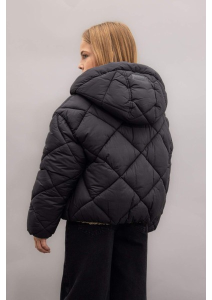 Kız Çocuk Su Geçirmez Çift Taraflı Kapüşonlu Kapitoneli Fermuarlı Cepli Şişme Mont C5492A824AU