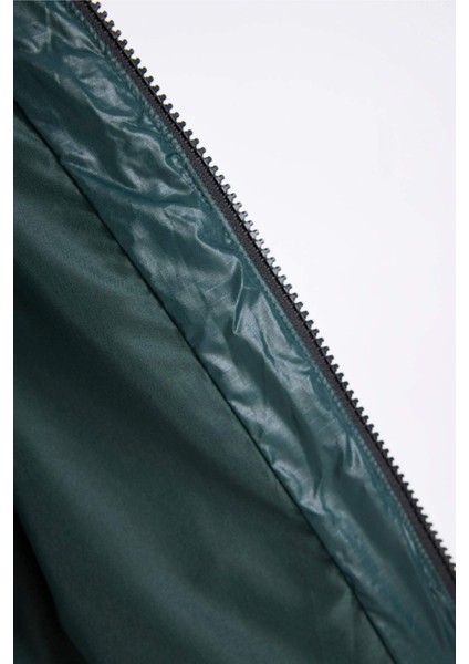 Erkek Çocuk Su Geçirmez Kapüşonlu Fermuarlı Cepli Şişme Mont C5565A824WN