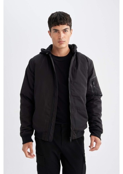 Slim Fit Dar Kesim Çıkarılabilir Kapüşonlu Fermuarlı Çift Cepli Mevsimlik Hafif Bomber Mont Ceket C5908AX24WN