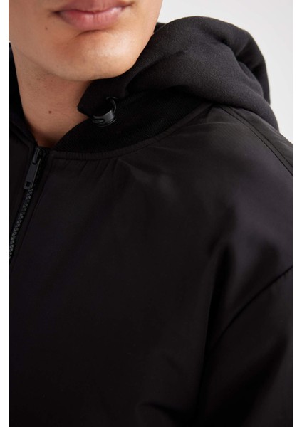 Slim Fit Dar Kesim Çıkarılabilir Kapüşonlu Fermuarlı Çift Cepli Mevsimlik Hafif Bomber Mont Ceket C5908AX24WN